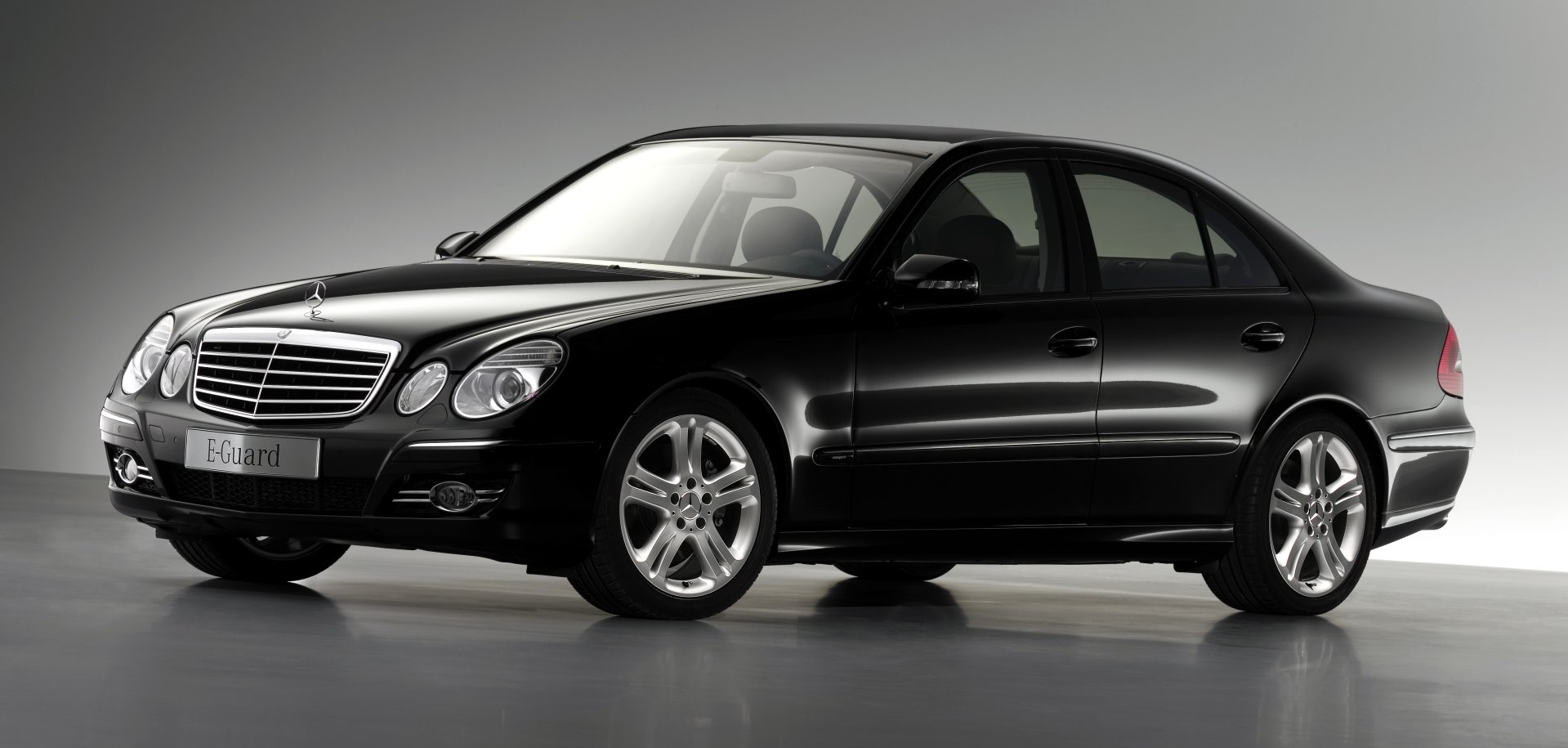 bella - mercedes S600 guard.jpg